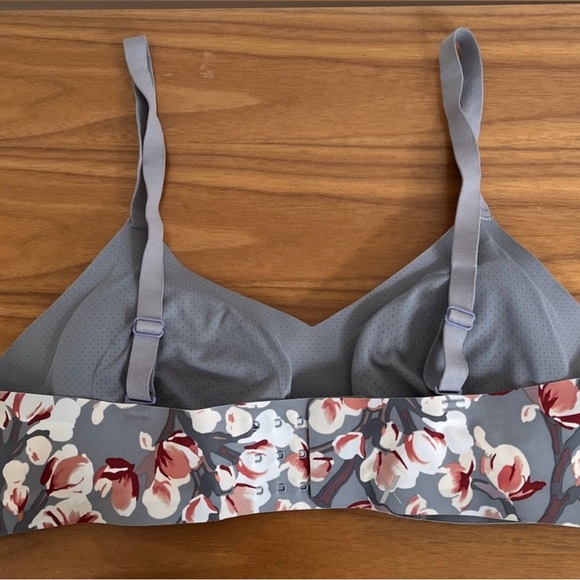 KNIX Padded Thin Strap V Neck Winter Gardenia Floral Pattern Size 3 - Picture 3 of 6